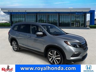 Used 2017 Honda Pilot Touring image 1