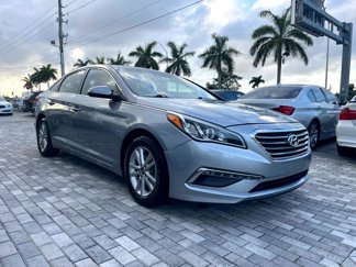 Used 2015 Hyundai Sonata SE image 1
