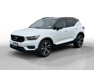 Used 2020 Volvo XC40 T4 R-Design image 1