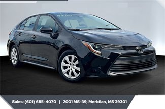 Used 2023 Toyota Corolla LE image 1