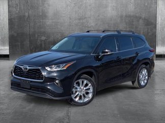 Used 2022 Toyota Highlander Limited image 1