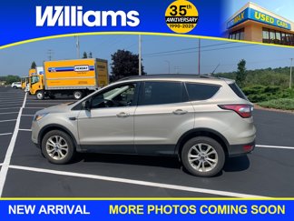 Used 2018 Ford Escape SE w/ SE Sync 3 Package image 1