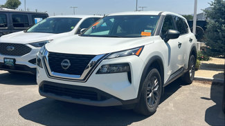 Used 2023 Nissan Rogue S image 1