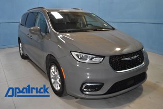 Used 2022 Chrysler Pacifica Touring-L image 1
