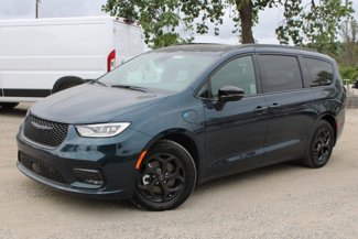 New 2025 Chrysler Pacifica Premium image 1