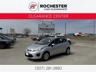 Used 2013 Ford Fiesta SE image 1