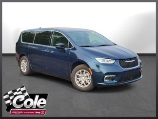 New 2025 Chrysler Pacifica Select image 1