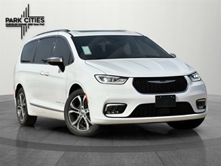 New 2025 Chrysler Pacifica Pinnacle image 1