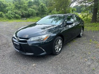 Used 2016 Toyota Camry SE image 1