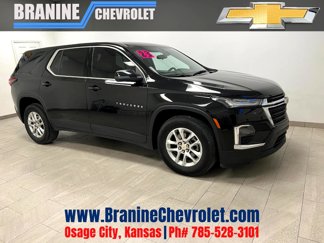 Used 2023 Chevrolet Traverse LS image 1