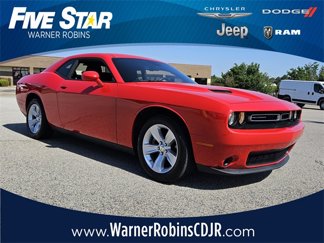 Used 2023 Dodge Challenger SXT image 1