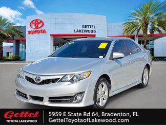 Used 2014 Toyota Camry SE image 1