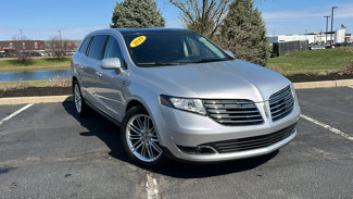 Used 2019 Lincoln MKT AWD image 1