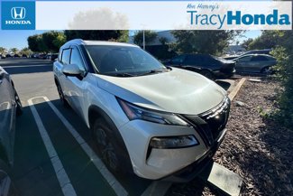 Used 2021 Nissan Rogue SV image 1