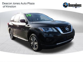 Used 2019 Nissan Pathfinder S image 1