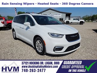 Used 2022 Chrysler Pacifica Touring-L image 1