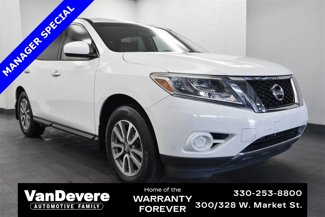 Used 2015 Nissan Pathfinder S image 1