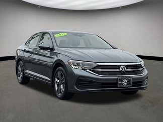 Used 2023 Volkswagen Jetta SE w/ Panoramic Sunroof Package image 1