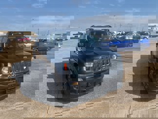 Used 2016 Jeep Renegade Latitude image 1