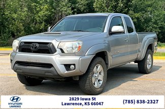 Used 2015 Toyota Tacoma 4x4 Access Cab V6 image 1