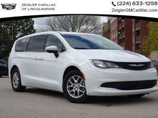 Used 2022 Chrysler Voyager LX image 1