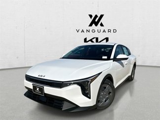 New 2025 Kia K4 LX image 1