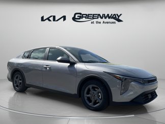 New 2025 Kia K4 LXS image 1