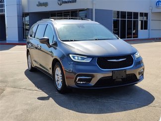 Used 2022 Chrysler Pacifica Touring-L image 1