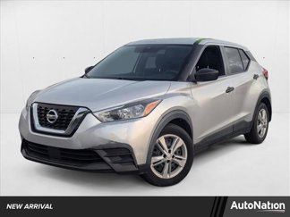 Used 2020 Nissan Kicks S image 1