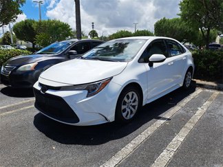 Used 2021 Toyota Corolla LE image 1
