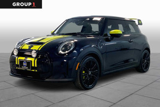 Used 2022 MINI Cooper SE image 1