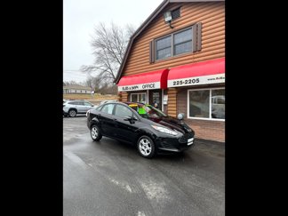 Used 2016 Ford Fiesta SE image 1