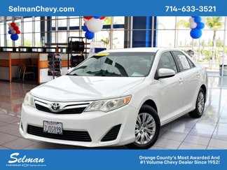 Used 2014 Toyota Camry LE image 1