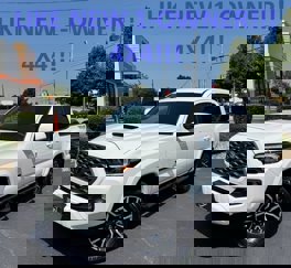 Used 2023 Toyota Tacoma TRD Sport image 1