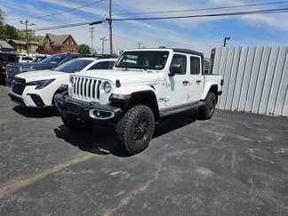 Used 2022 Jeep Gladiator Overland w/ Cold Weather Group image 1