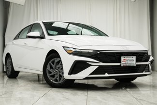 Used 2024 Hyundai Elantra SEL image 1