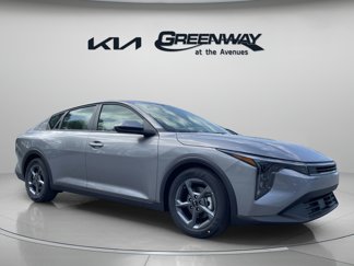 New 2025 Kia K4 LXS image 1