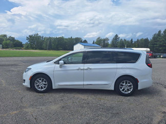 Used 2020 Chrysler Pacifica Touring-L image 1