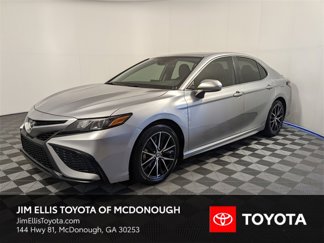 Certified 2021 Toyota Camry SE image 1
