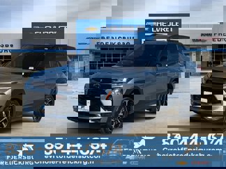 Used 2023 Chevrolet TrailBlazer RS w/ Sun and Liftgate Package image 1