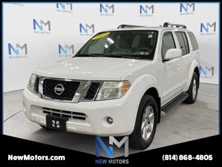Used 2010 Nissan Pathfinder SE image 1
