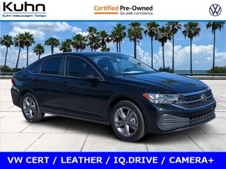 Certified 2022 Volkswagen Jetta SE image 1