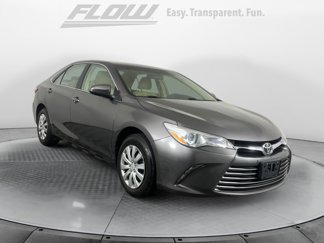 Used 2017 Toyota Camry LE image 1