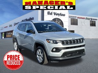 New 2025 Jeep Compass Latitude image 1