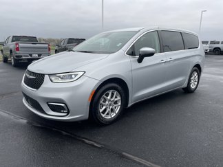 Used 2023 Chrysler Pacifica Touring-L image 1