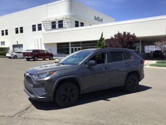 Used 2019 Toyota RAV4 LE image 1