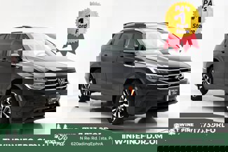 Used 2022 Volkswagen Tiguan S image 1