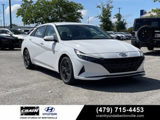 Used 2021 Hyundai Elantra Blue image 1