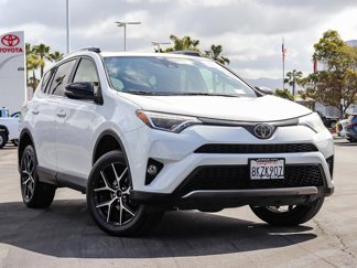 Used 2017 Toyota RAV4 SE image 1