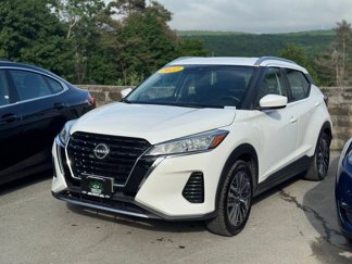 Used 2022 Nissan Kicks SV image 1